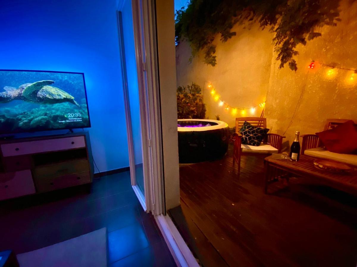 Magnifique Villa Avec Jacuzzi Au Pied Du Stade サン＝ドニ エクステリア 写真